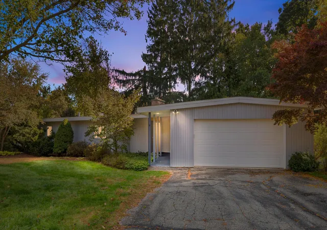Photo 1 of Single family home for sale at 4 Heatheridge Ave, Ann Arbor, MI 48104 | MLS# 81026054150 | Listing updated on 2026-10-27