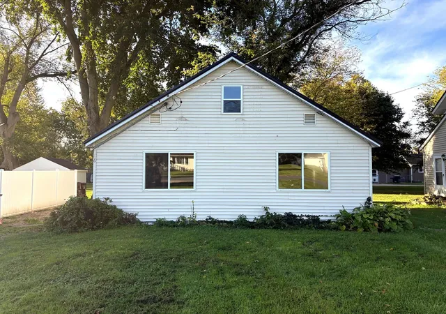 Photo 1 of Single family home for sale at 106 Webster, Ithaca, MI 48847 | MLS# 79080074434 | Listing updated on 2026-10-30