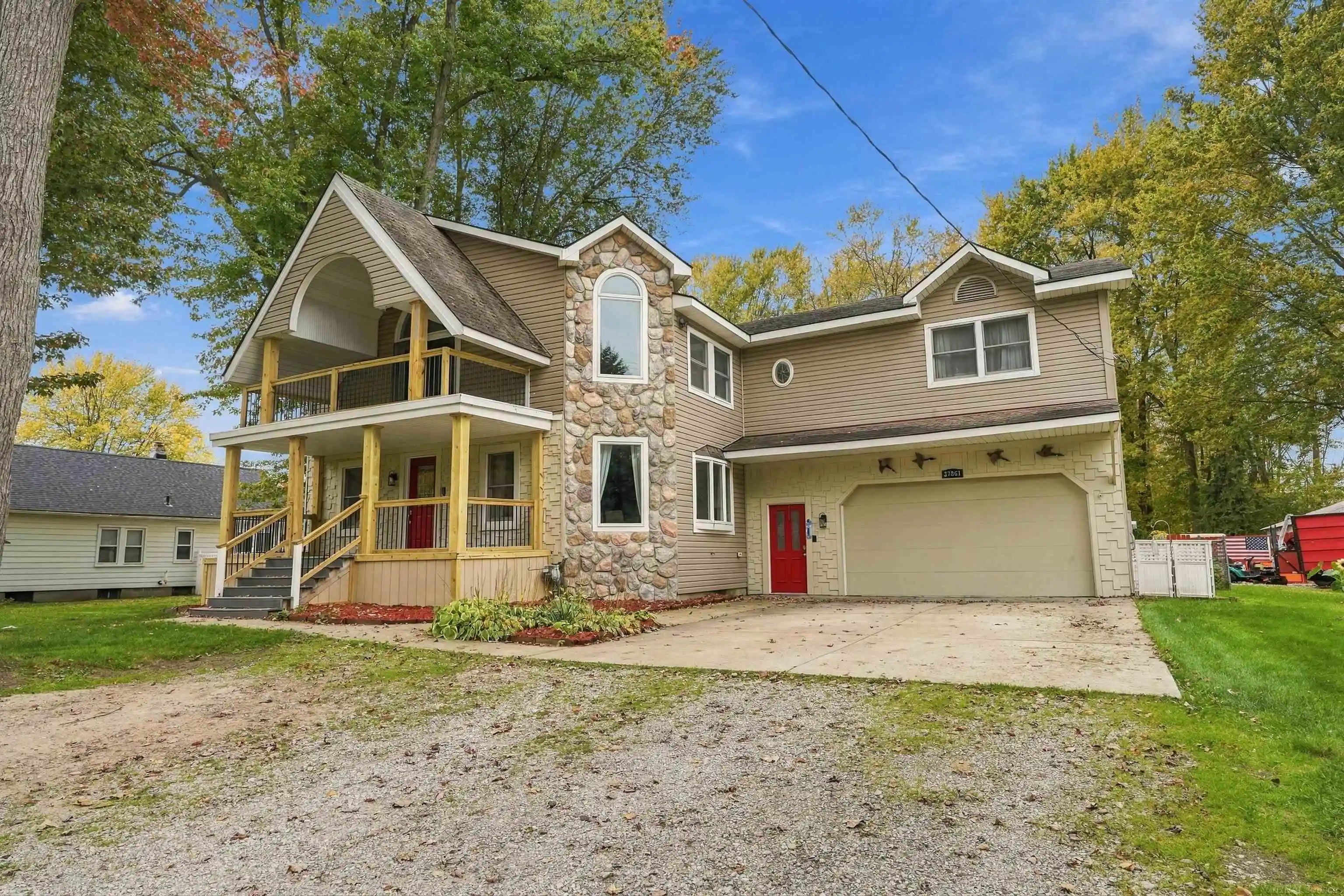 Photo 1 of Single family home for sale at 37861 Townhall Dr, Harrison Township, MI 48045 | MLS# 58050224562 | Listing updated on 2026-10-16