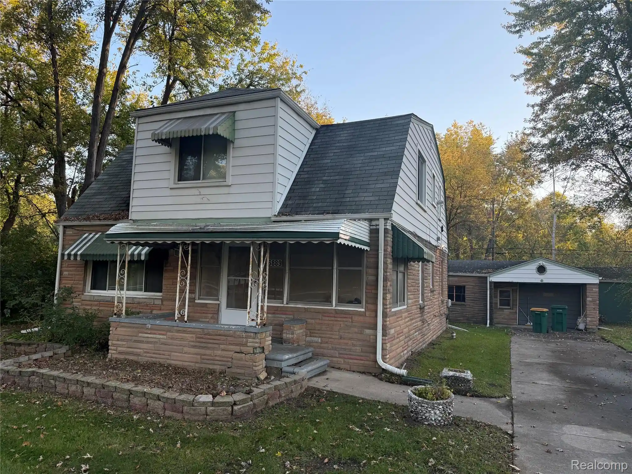 Photo 1 of Single family home for sale at 6889 Wayne Rd, Romulus, MI 48174 | MLS# 20261082342 | Listing updated on 2026-10-16