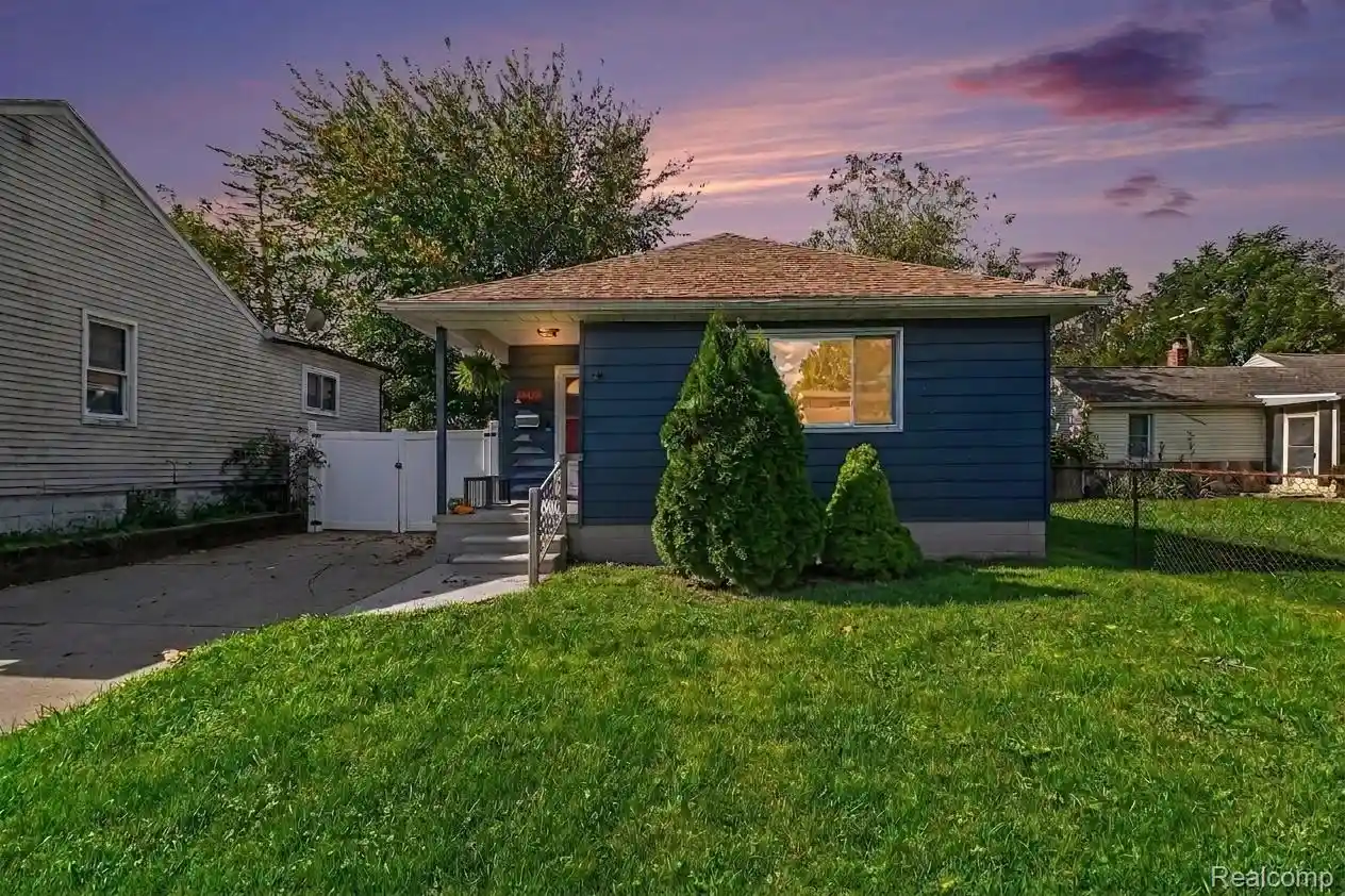 Photo 1 of Single family home for sale at 7637 Rockdale, Redford, MI 48239 | MLS# 20261082346 | Listing updated on 2026-10-13