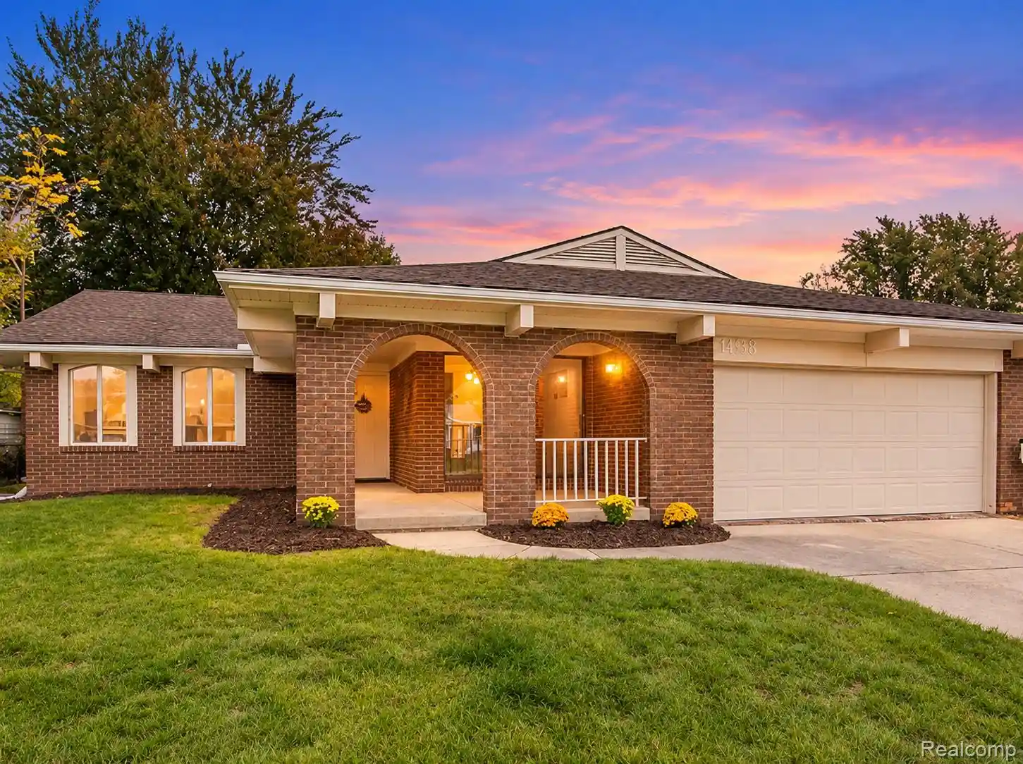 Photo 1 of Sale Pending at 4136 Ironside Dr, Waterford, MI 48329 | MLS# 20261082402 | Listing updated on 2026-10-24