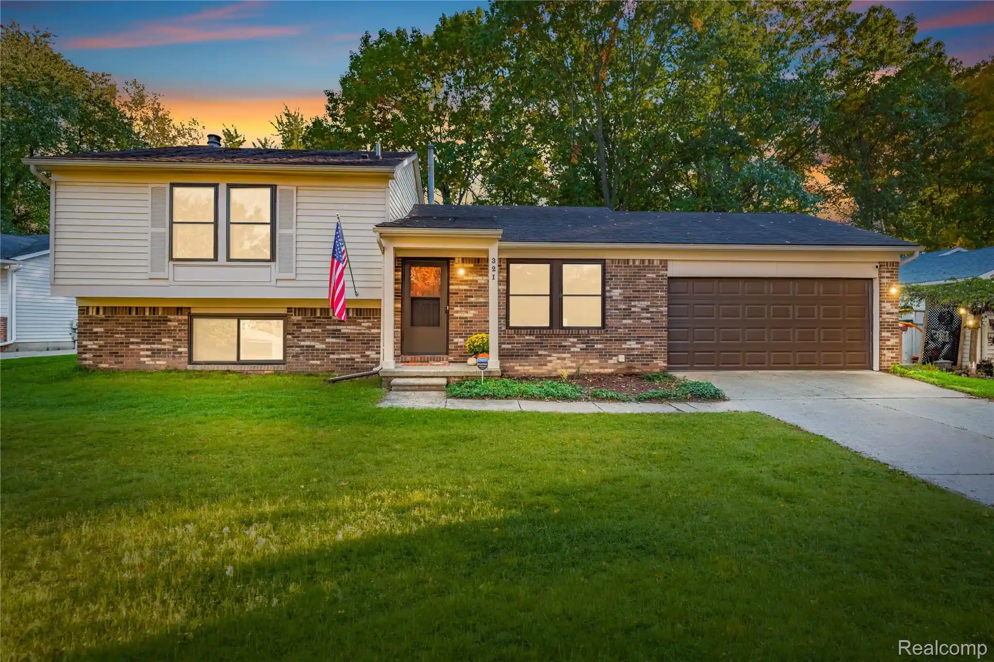 Photo 1 of Sale Pending at 321 Tanglewood Cir, Brighton, MI 48116 | MLS# 20261082466 | Listing updated on 2026-10-20