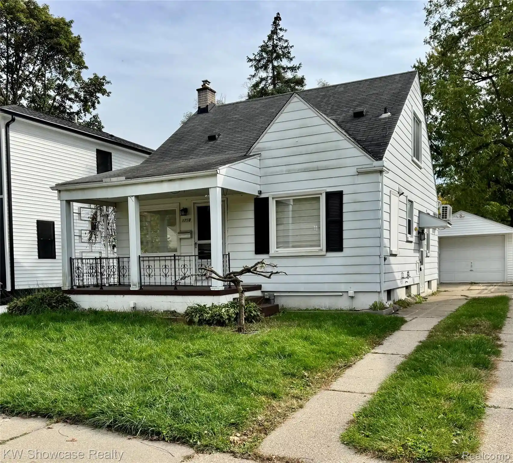 Photo 1 of Single family home for sale at 1718 Roszel St, Royal Oak, MI 48067 | MLS# 20261082556 | Listing updated on 2026-10-13
