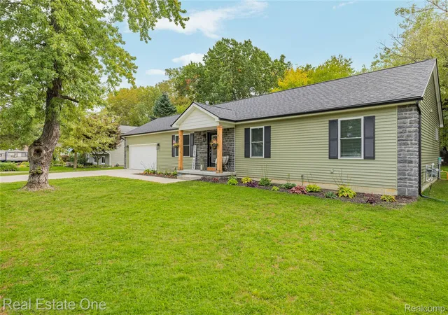 Photo 1 of Single family home for sale at 485 W Beechdale St, Commerce Township, MI 48382 | MLS# 20261082598 | Listing updated on 2026-10-29