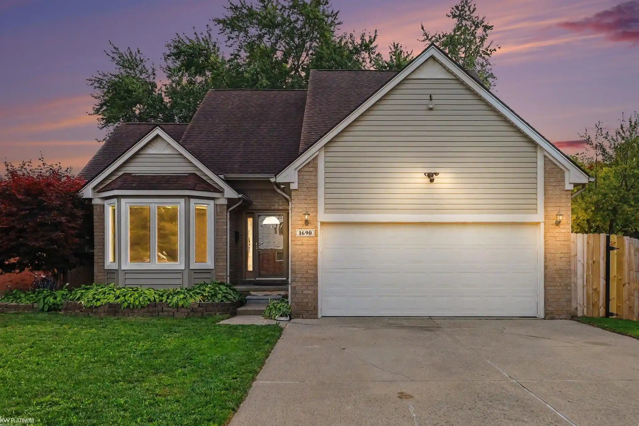 Photo 1 of Sale Pending at 1690 Castlewood Dr, Madison Heights, MI 48071 | MLS# 58050224637 | Listing updated on 2026-10-22