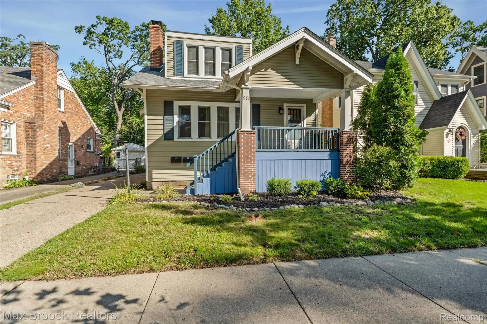 Photo 1 of Multi family home for sale at 25 Wellesley Dr, Pleasant Ridge, MI 48069 | MLS# 20261082672 | Listing updated on 2026-10-13