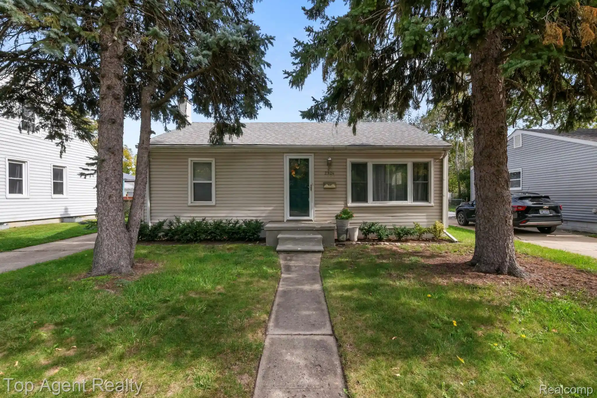 Photo 1 of Single family home for sale at 2924 Paxton St, Ferndale, MI 48220 | MLS# 20261082707 | Listing updated on 2026-10-29