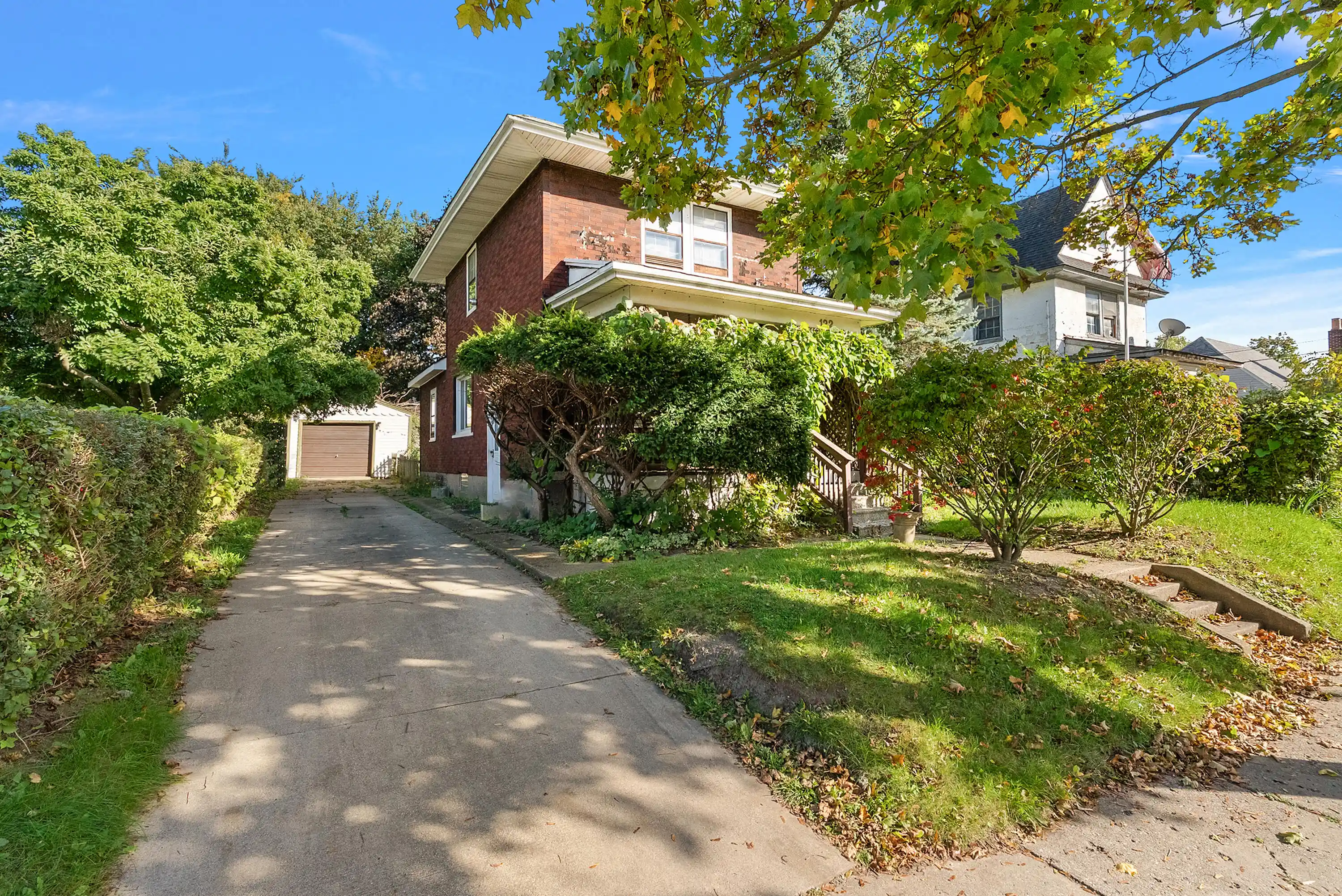 Photo 1 of Sale Pending at 122 N Glenwood Ave, Pontiac, MI 48342 | MLS# 81026054329 | Listing updated on 2026-10-21