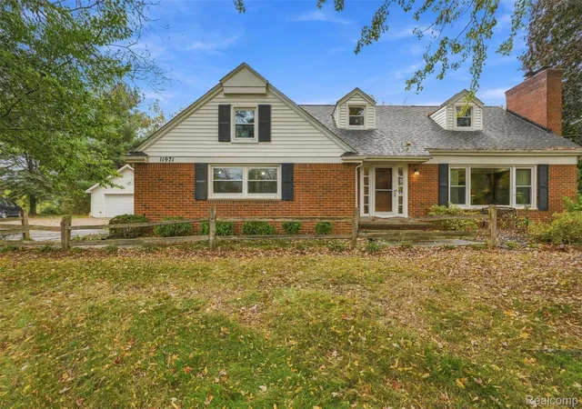 Photo 1 of Single family home for sale at 11971 9 Mile Rd, South Lyon, MI 48178 | MLS# 20261082724 | Listing updated on 2026-10-28