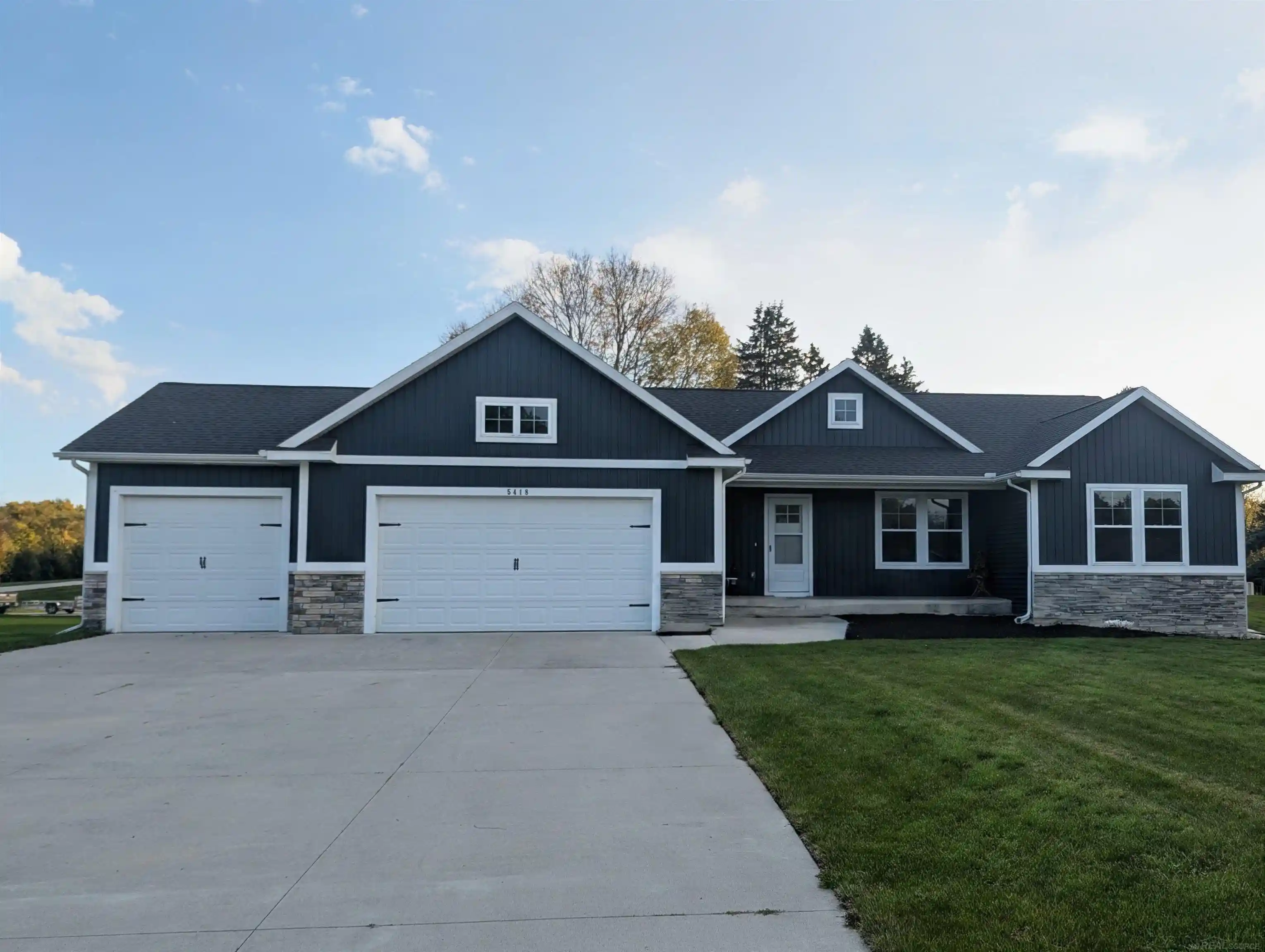 Photo 1 of Single family home for sale at 5418 Bauer Rd, Hudsonville, MI 49426 | MLS# 58050224678 | Listing updated on 2026-10-14