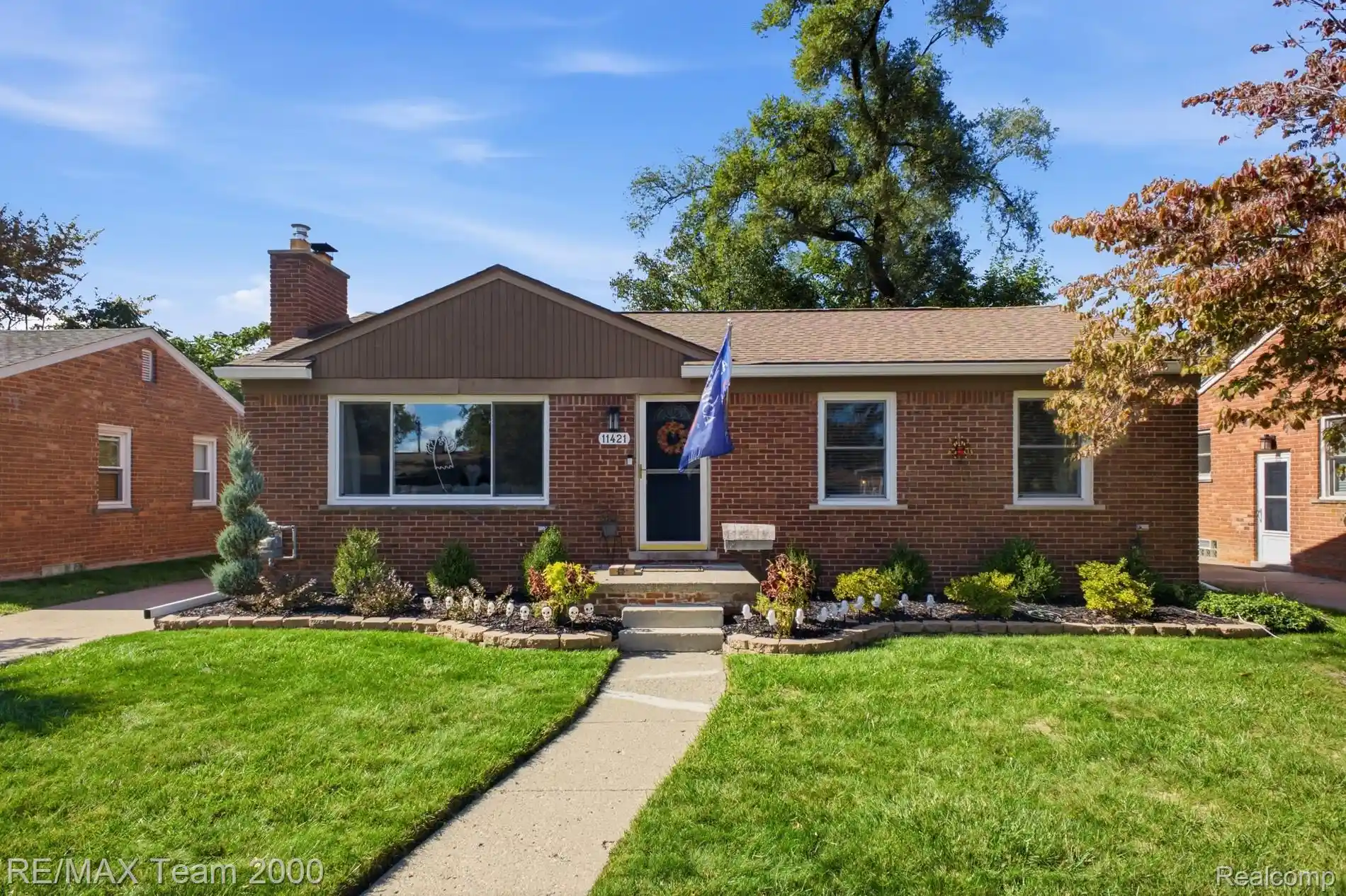 Photo 1 of Single family home for sale at 11421 Mayfield St, Livonia, MI 48150 | MLS# 20261082785 | Listing updated on 2026-10-15