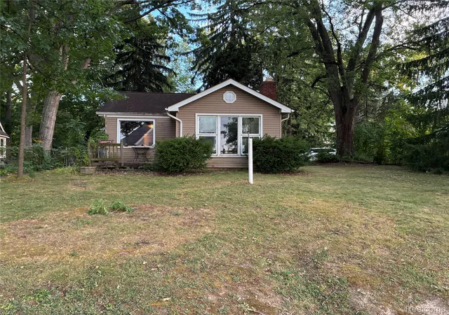 Photo 1 of Single family home for sale at 8059 Flagstaff St, Commerce Township, MI 48382 | MLS# 20261082804 | Listing updated on 2026-10-29