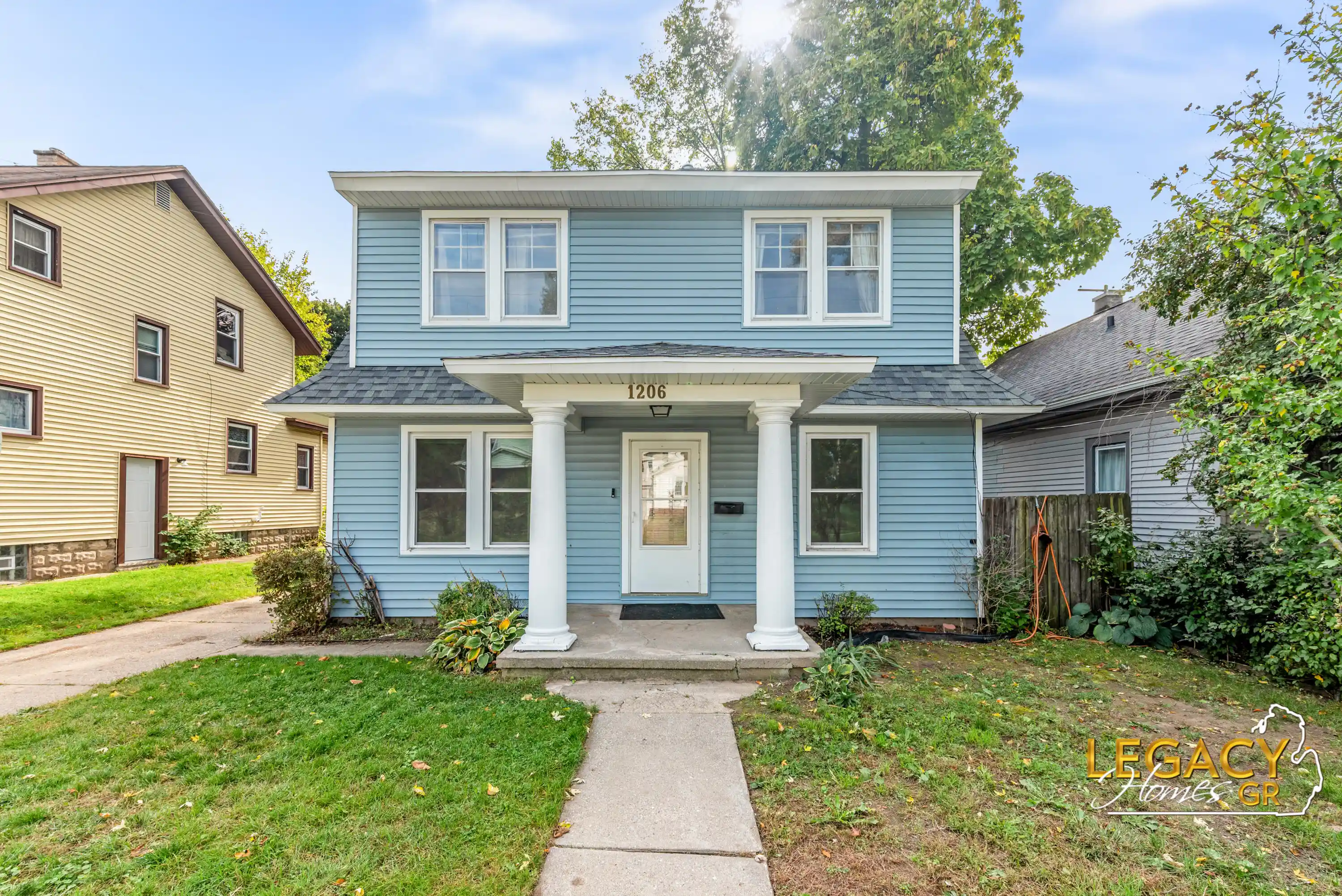 Photo 1 of Sale Pending at 1206 Fisk Rd Se, Grand Rapids, MI 49506 | MLS# 65026054385 | Listing updated on 2026-10-30
