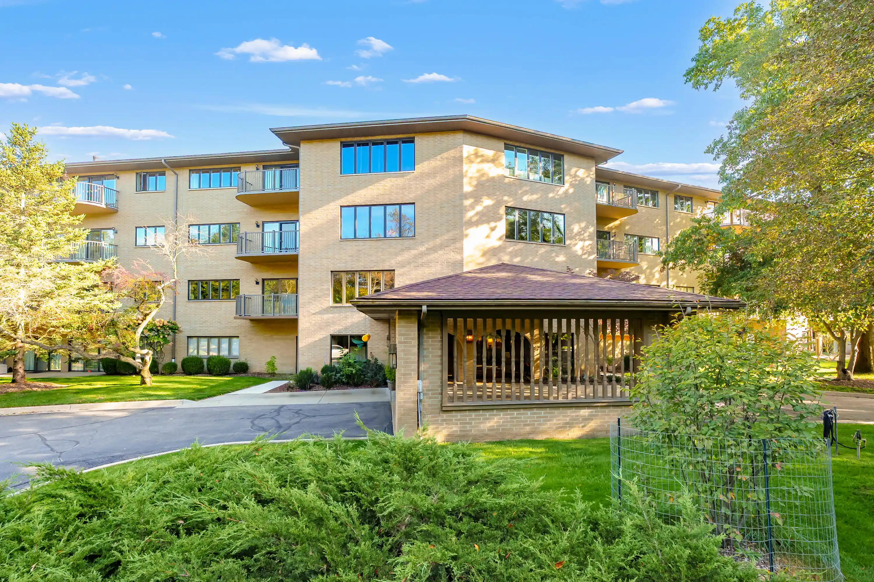 Condo for sale at 4040 Greenleaf Cir 408, Kalamazoo, MI 49008 | MLS# 66026054388