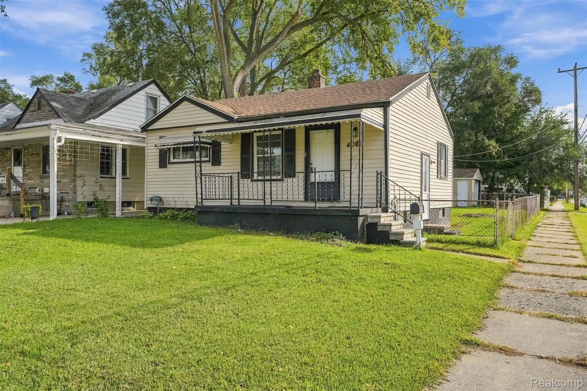 Photo 1 of Single family home for sale at 4061 Winifred St, Wayne, MI 48184 | MLS# 20261082873 | Listing updated on 2026-10-27