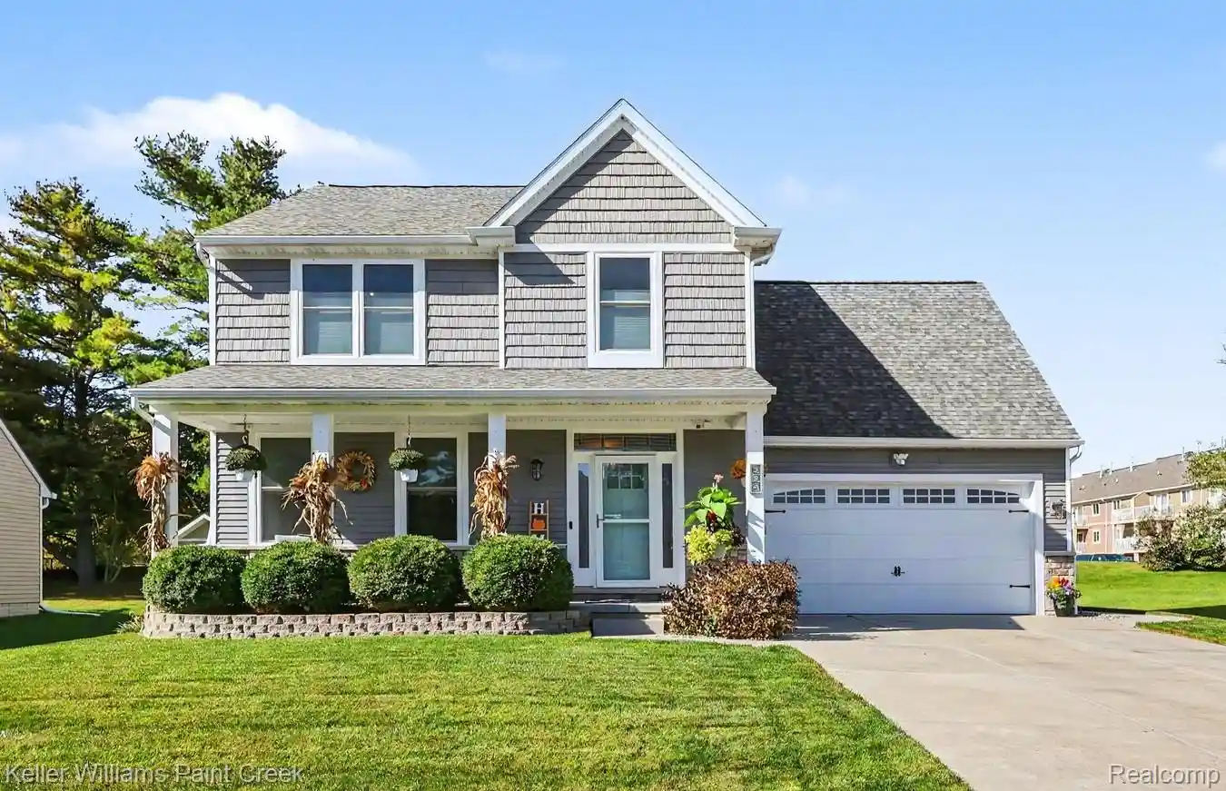Photo 1 of Sale Pending at 394 Newton Ct, Lake Orion, MI 48362 | MLS# 20261082874 | Listing updated on 2026-10-19