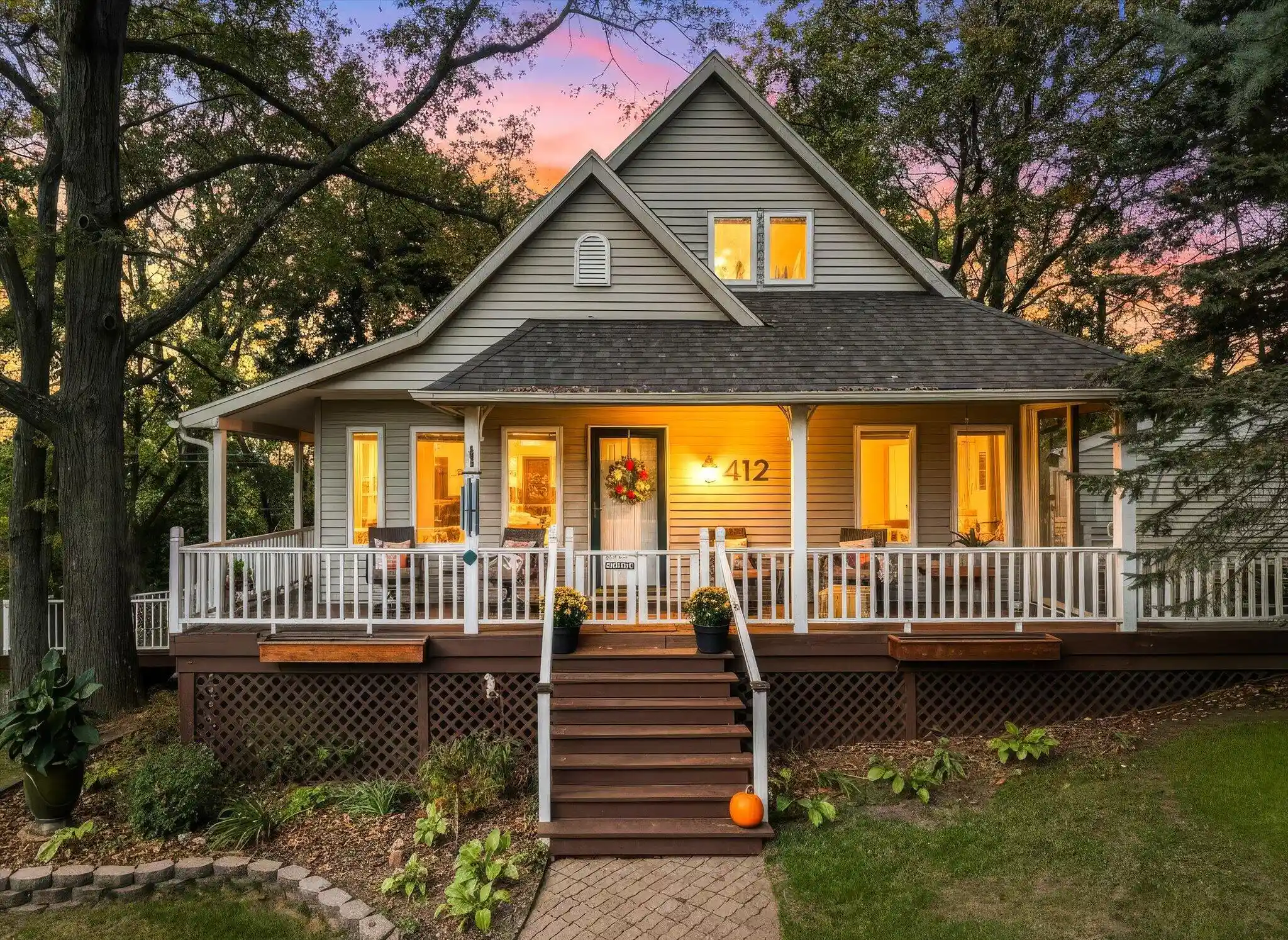 Photo 1 of Single family home for sale at 412 Pettis Ave Se, Ada, MI 49301 | MLS# 65026054431 | Listing updated on 2026-10-22