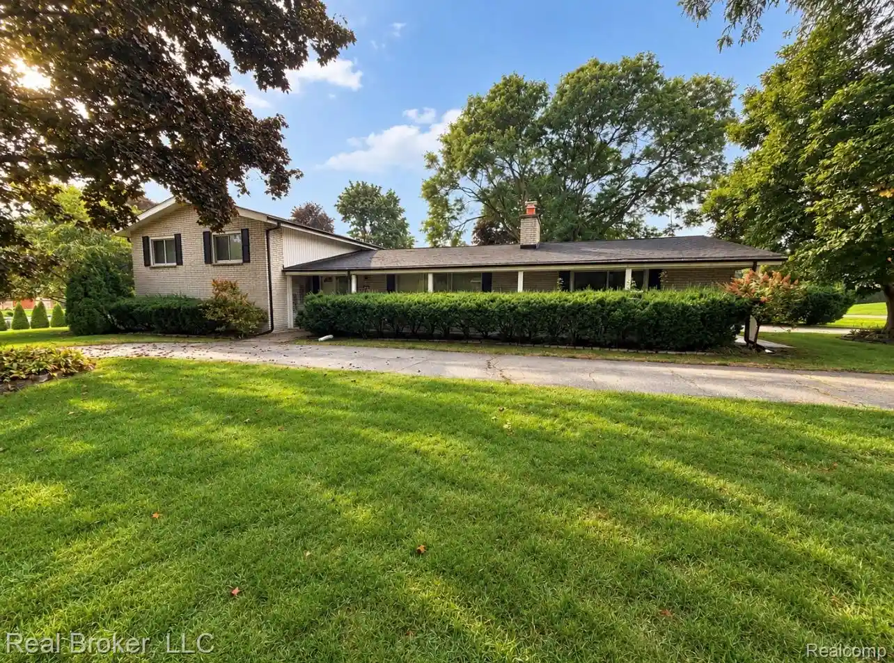 Photo 1 of Single family home for sale at 6775 Cedarbrook Dr, Bloomfield Hills, MI 48301 | MLS# 20261082888 | Listing updated on 2026-10-23