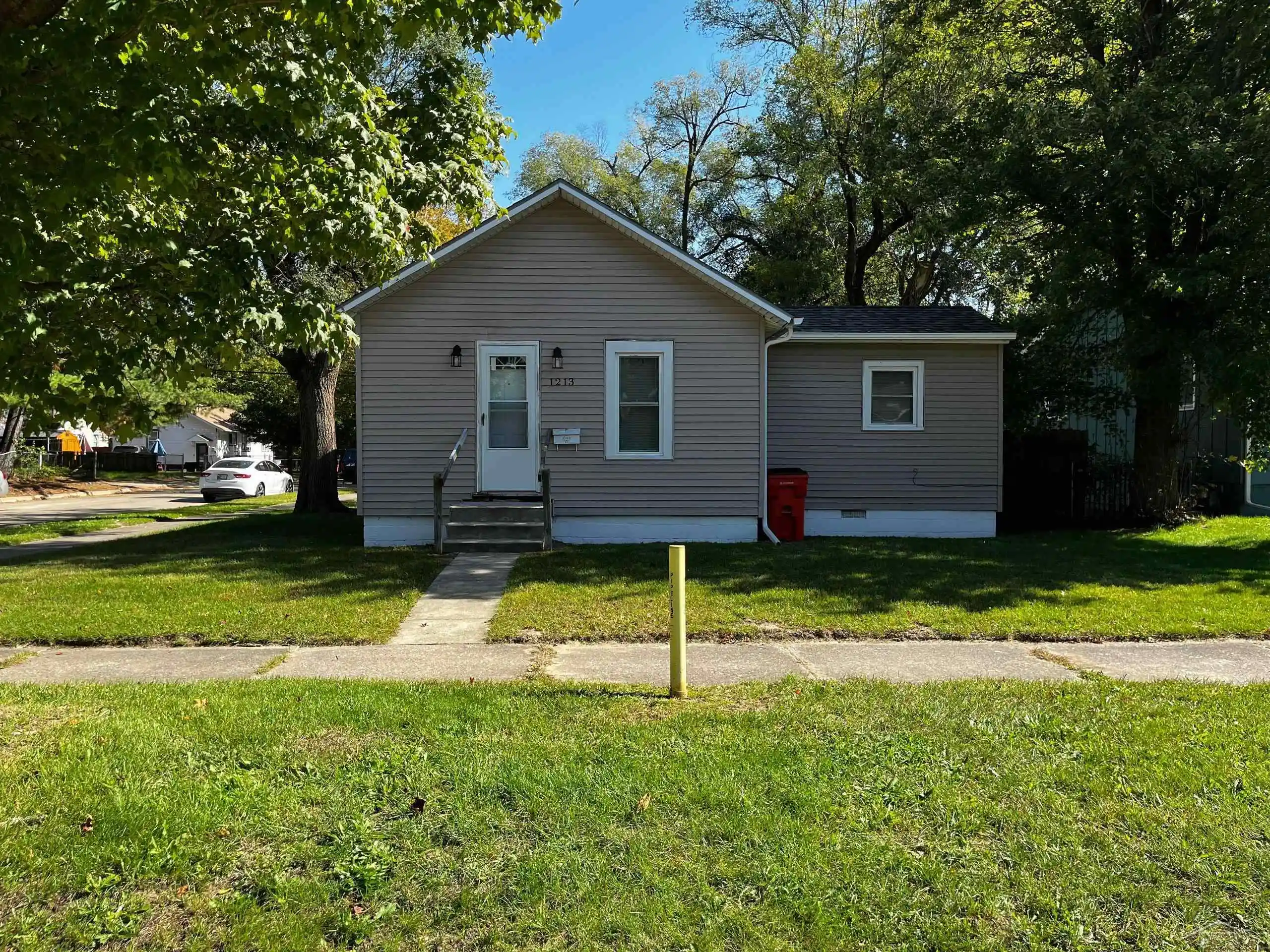 Photo 1 of Single family home for sale at 1213 Jennings Ave, Benton Harbor, MI 49022 | MLS# 61050224703 | Listing updated on 2026-10-22