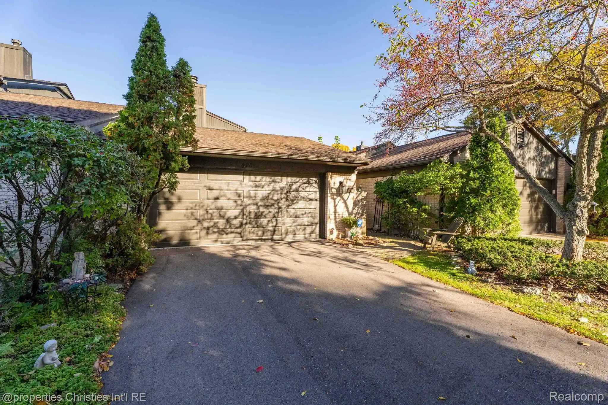 Photo 1 of Condo for sale at 4261 Wabeek Lake Dr S, Bloomfield Hills, MI 48302 | MLS# 20261082927 | Listing updated on 2026-10-20