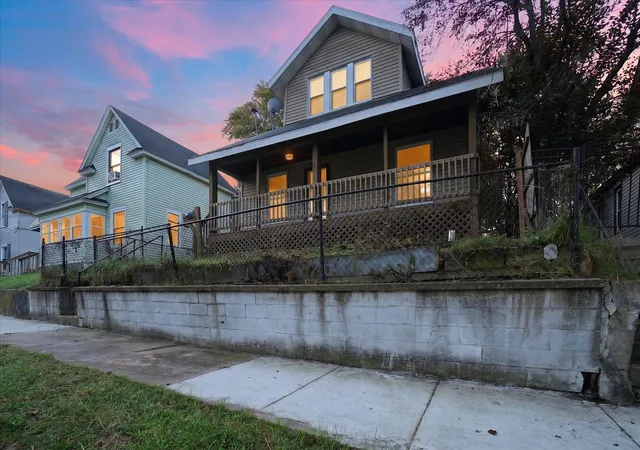 Photo 1 of Single family home for sale at 750 Olympia St Sw, Grand Rapids, MI 49503 | MLS# 65026054495 | Listing updated on 2026-10-29