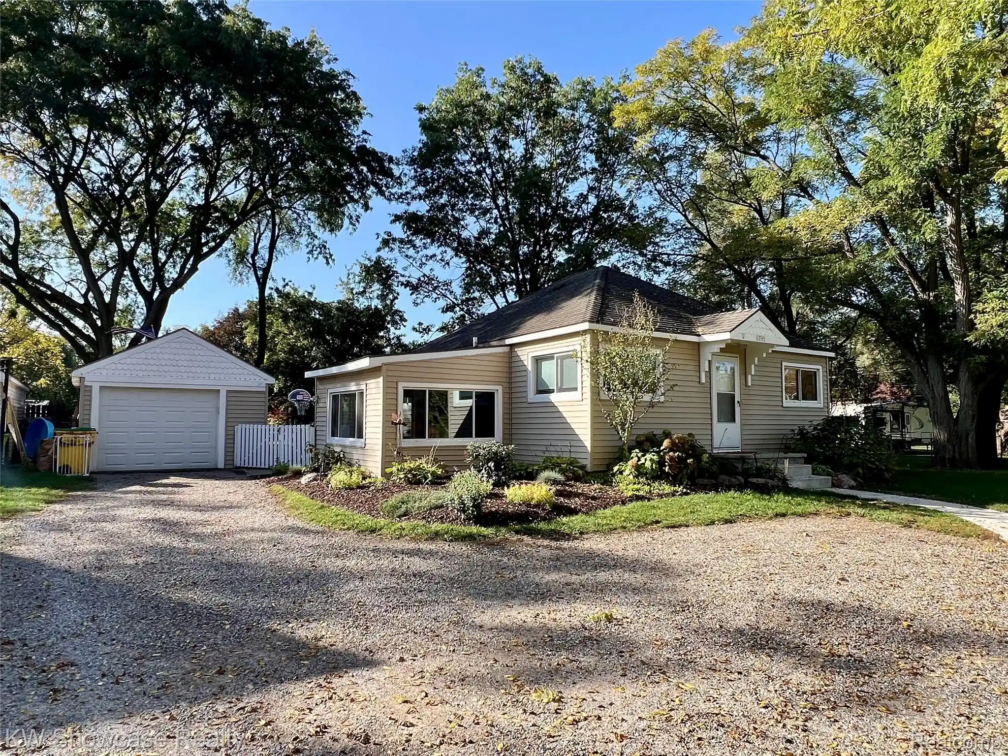 Photo 1 of Single family home for sale at 6735 Cooley Lake Rd, West Bloomfield, MI 48324 | MLS# 20261083034 | Listing updated on 2026-10-14