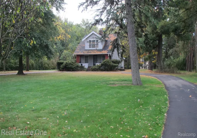 Photo 1 of Single family home for sale at 4935 Green Rd, West Bloomfield, MI 48323 | MLS# 20261083041 | Listing updated on 2026-10-29