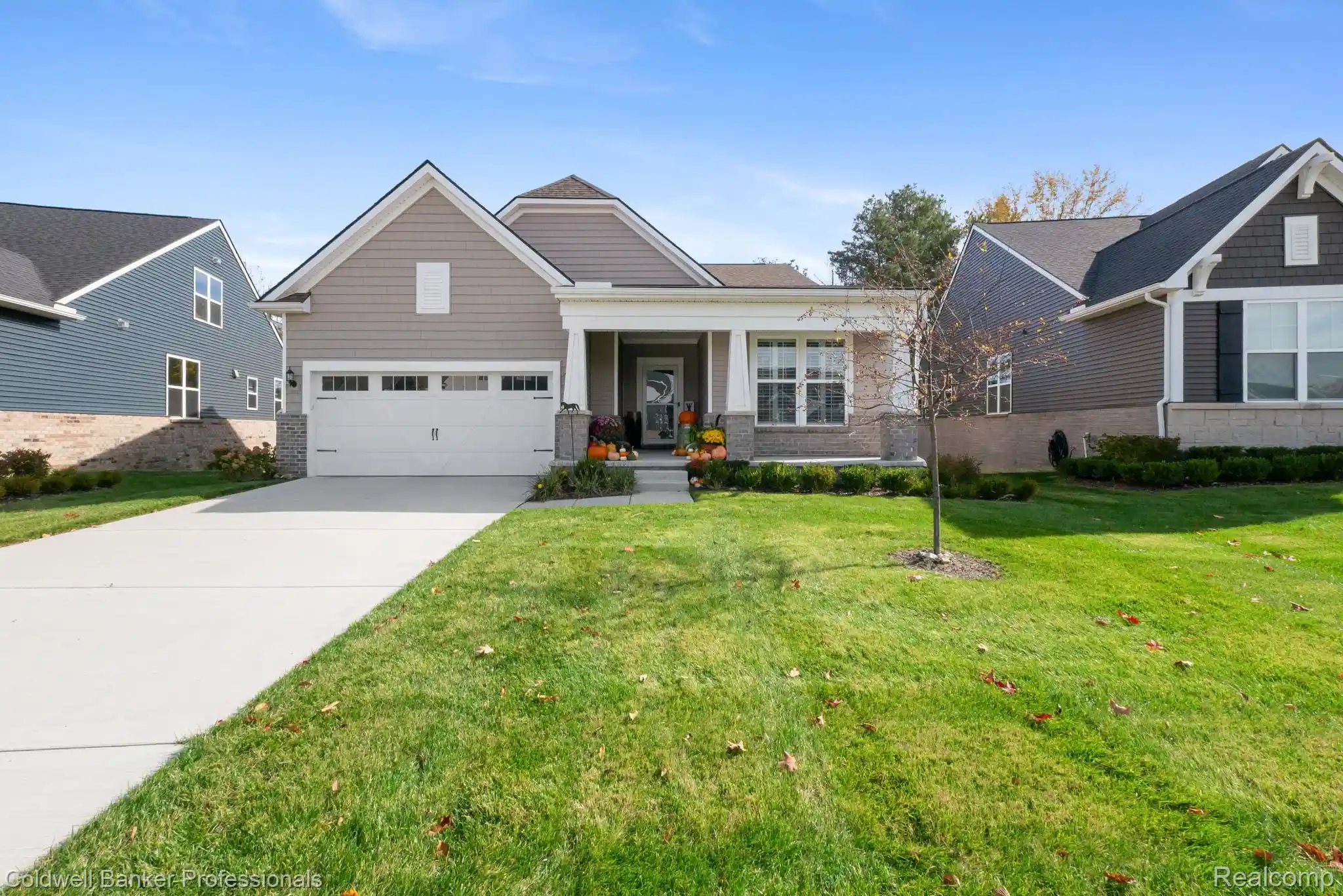 Single family home for sale at 30074 Turtle Crk Cir, New Hudson, MI 48165 | MLS# 20261083081