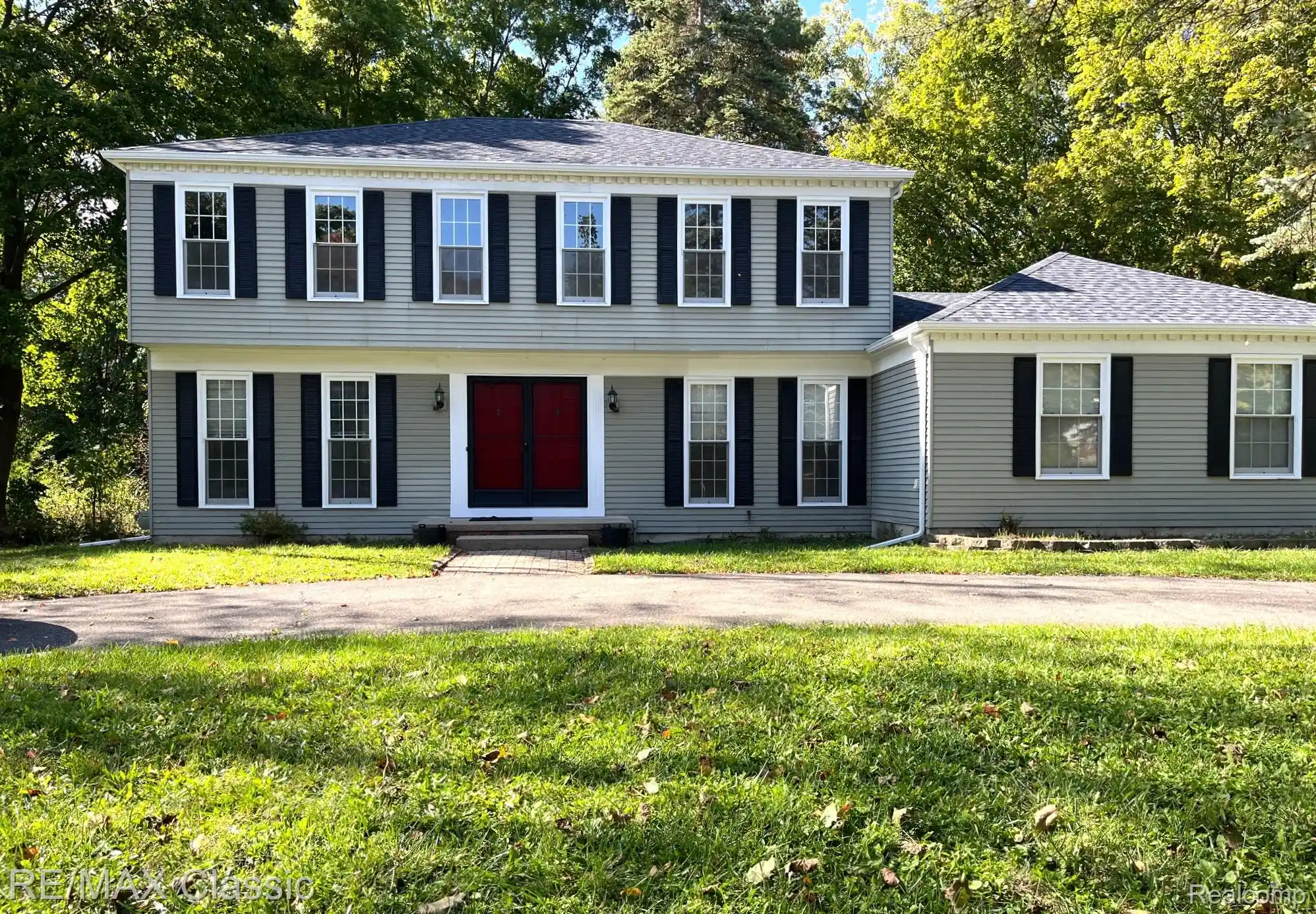 Photo 1 of Single family home for sale at 230 W Maryknoll, Rochester Hills, MI 48309 | MLS# 20261083088 | Listing updated on 2026-10-16