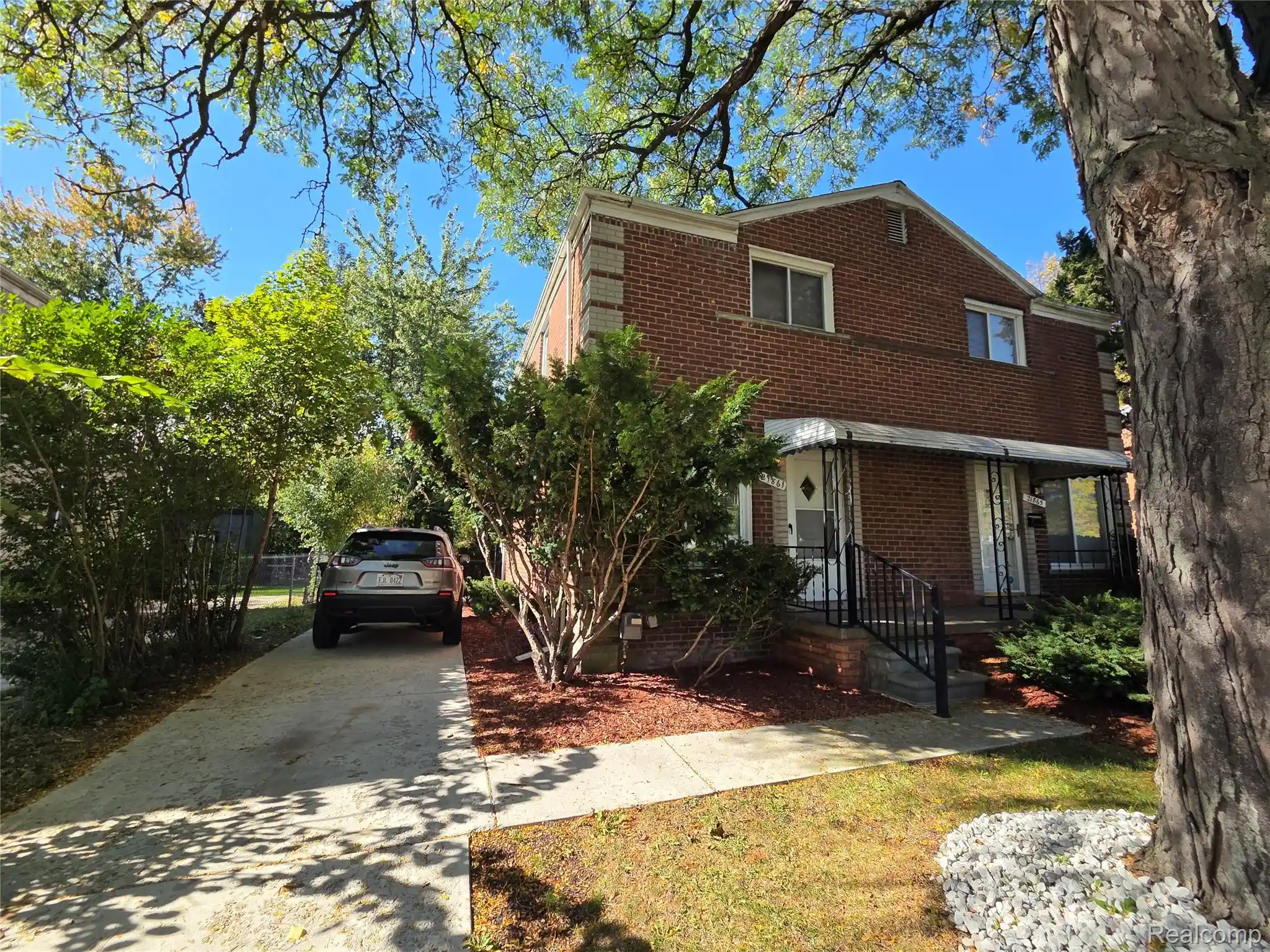 Photo 1 of Single family home for sale at 21861 Coolidge Hwy, Oak Park, MI 48237 | MLS# 20261083116 | Listing updated on 2026-10-15