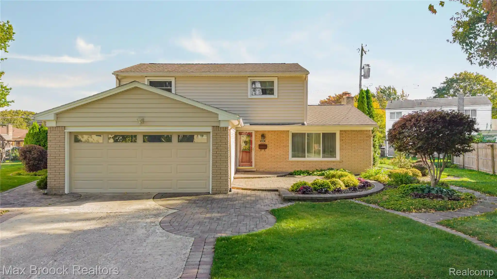 Photo 1 of Single family home for sale at 14591 Sherwood Ct, Oak Park, MI 48237 | MLS# 20261083135 | Listing updated on 2026-10-16