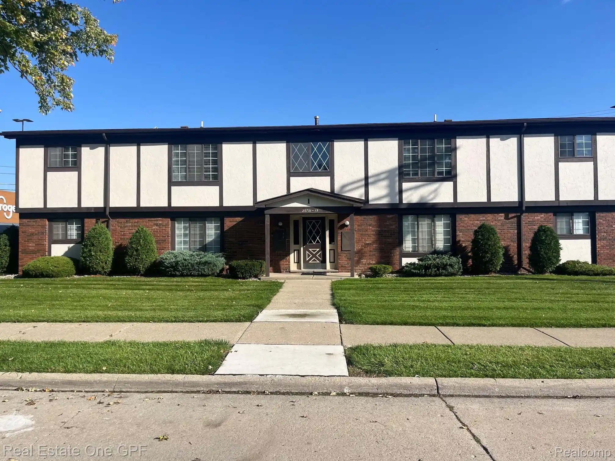 Photo 1 of Condo for sale at 20707 Edgewood St, Saint Clair Shores, MI 48080 | MLS# 20261083149 | Listing updated on 2026-10-15