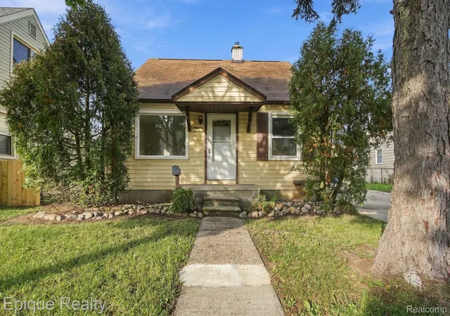 Photo 1 of Single family home for sale at 1114 S Stephenson Hwy, Royal Oak, MI 48067 | MLS# 20261083154 | Listing updated on 2026-10-26