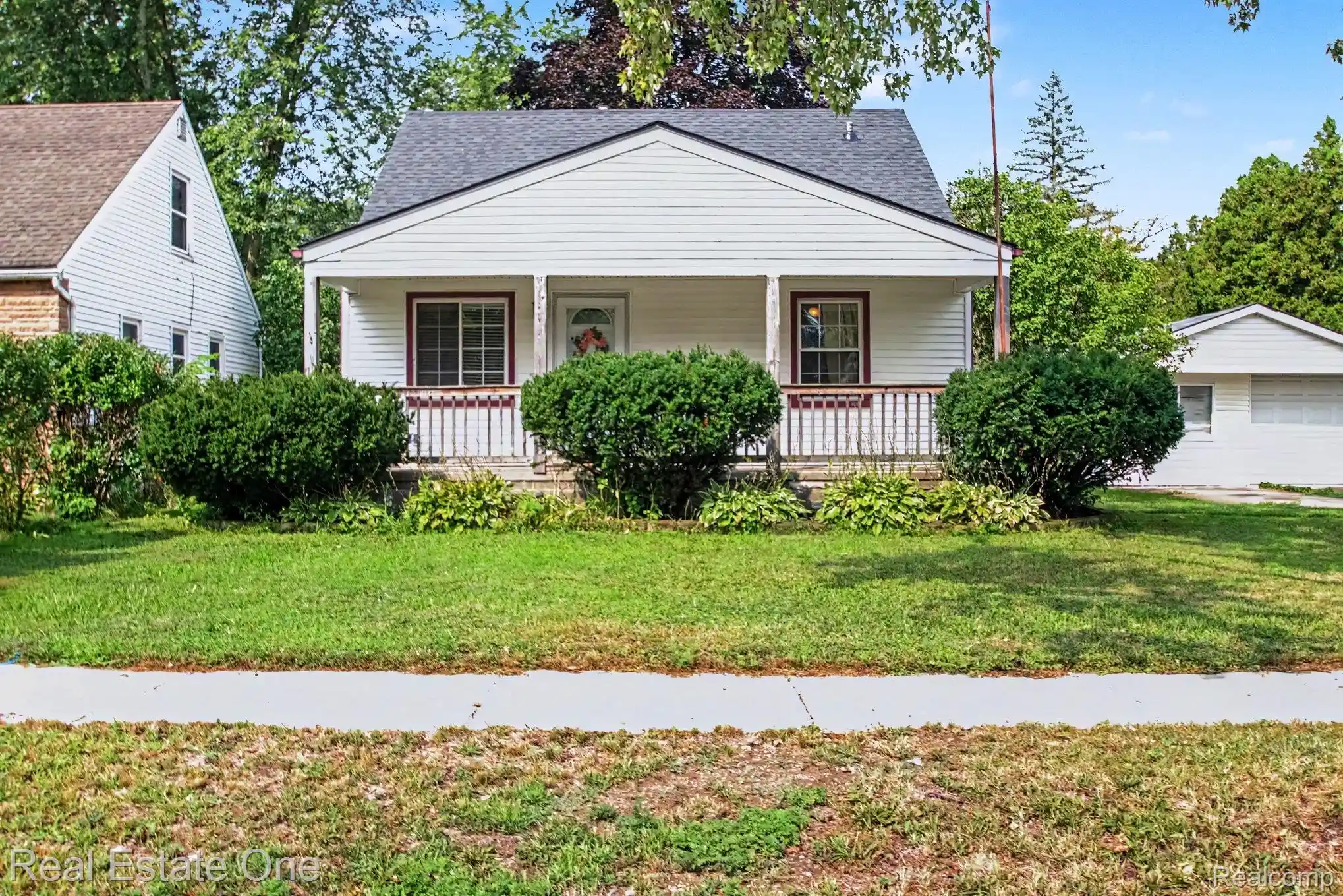 Photo 1 of Single family home for sale at 5935 Lathers St, Garden City, MI 48135 | MLS# 20261083182 | Listing updated on 2026-10-14