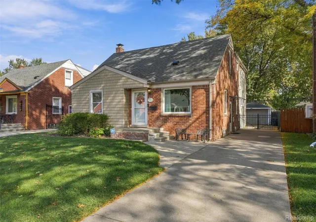 Photo 1 of Single family home for sale at 3118 N Blair Ave, Royal Oak, MI 48073 | MLS# 20261083181 | Listing updated on 2026-10-29