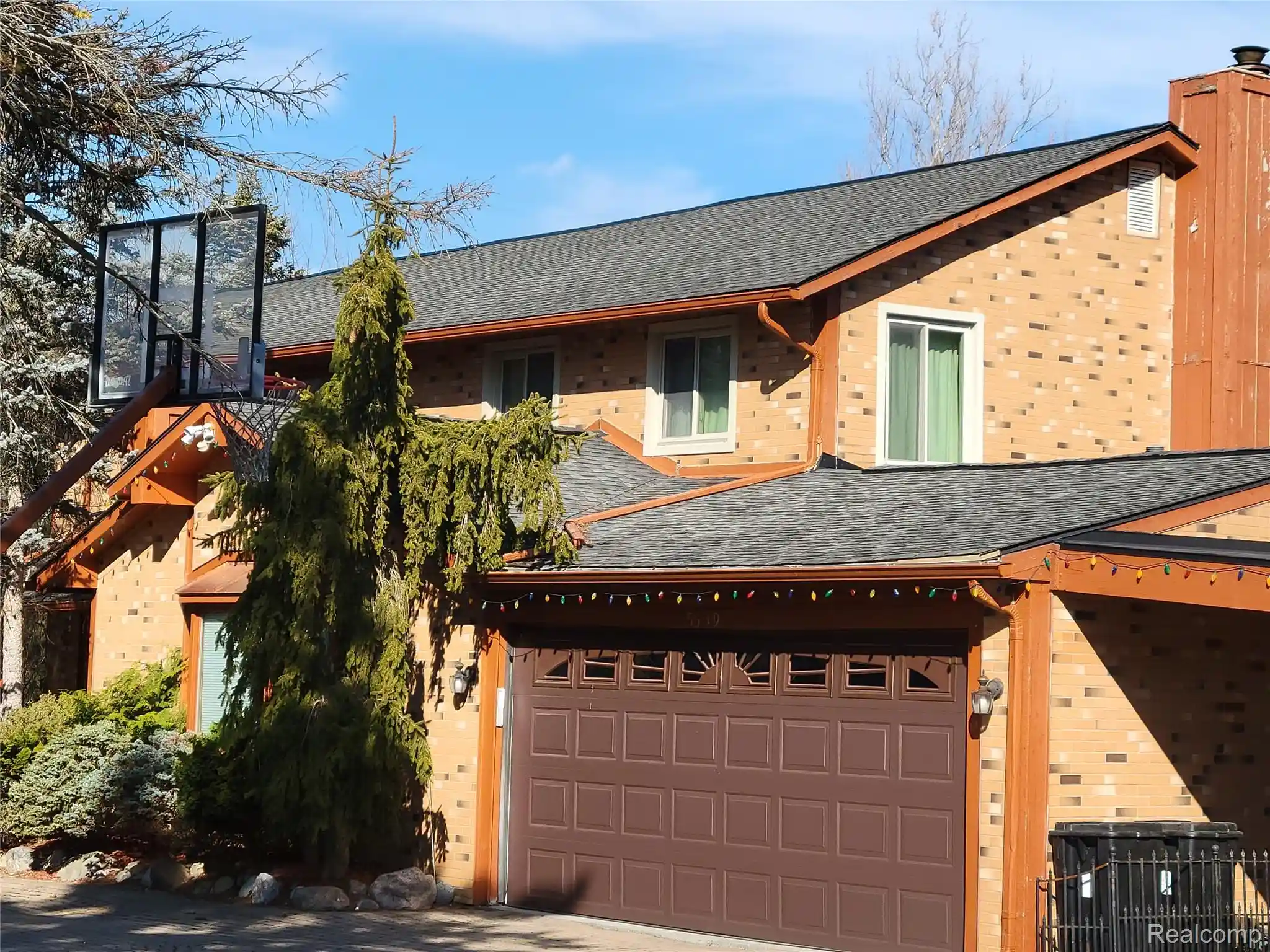 Photo 1 of Sale Pending at 5549 Perrytown Dr, West Bloomfield, MI 48322 | MLS# 20261083186 | Listing updated on 2026-10-16