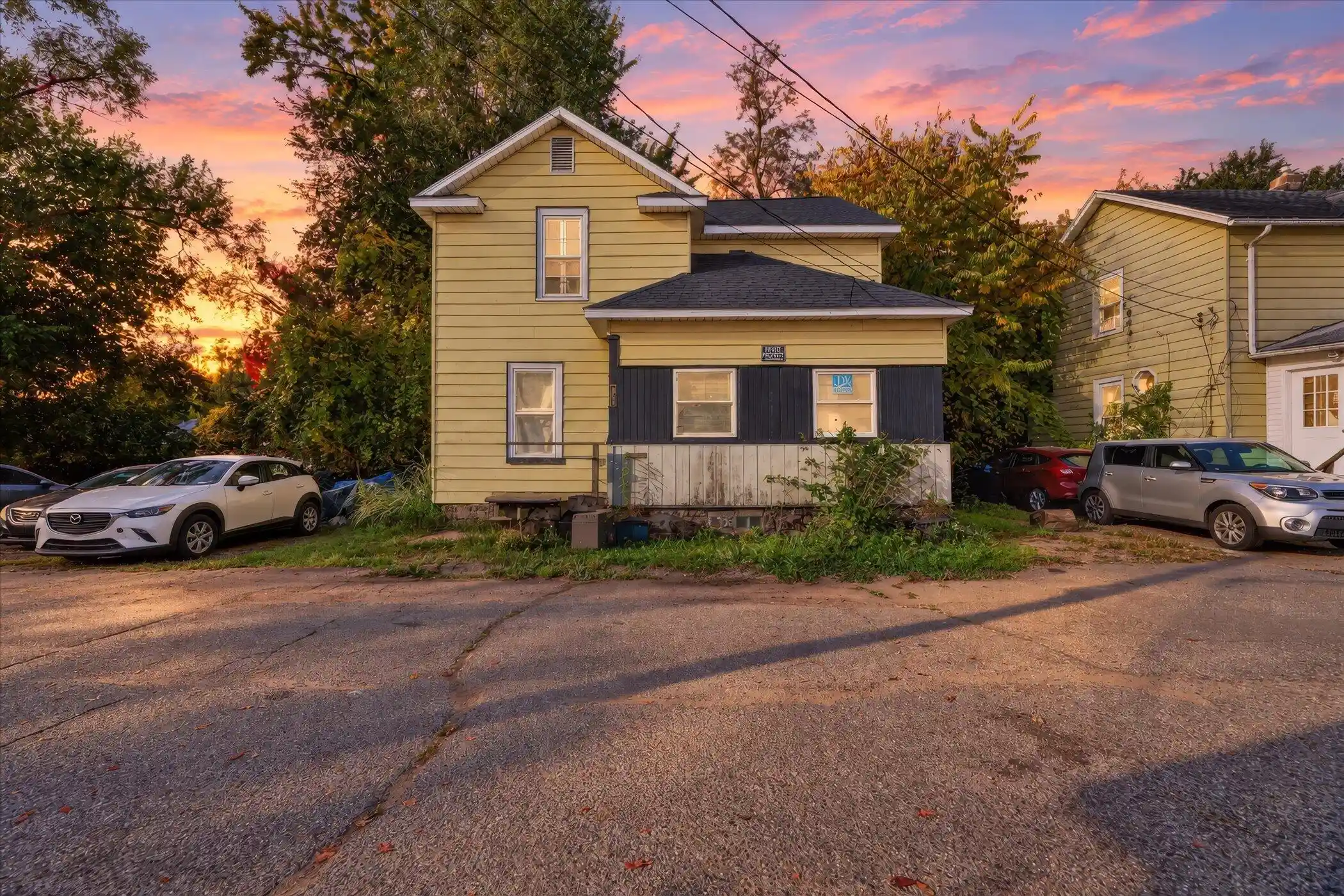 Single family home for sale at 1004 Newland Pl, Kalamazoo, MI 49001 | MLS# 64026054578
