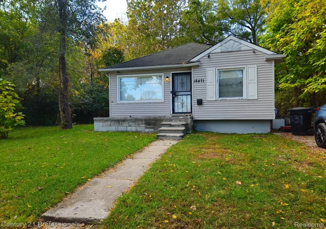 Photo 1 of Single family home for sale at 18471 Trinity St, Detroit, MI 48219 | MLS# 20261083221 | Listing updated on 2026-10-28