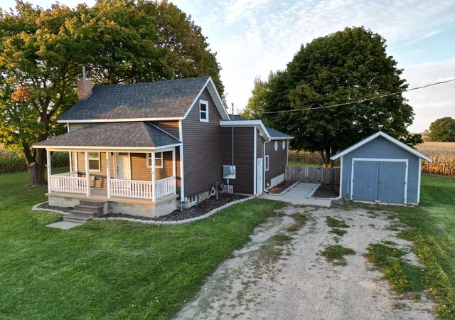 Photo 1 of Sale Pending at 652 W Weidman Rd, Mount Pleasant, MI 48858 | MLS# 72026054597 | Listing updated on 2026-10-30