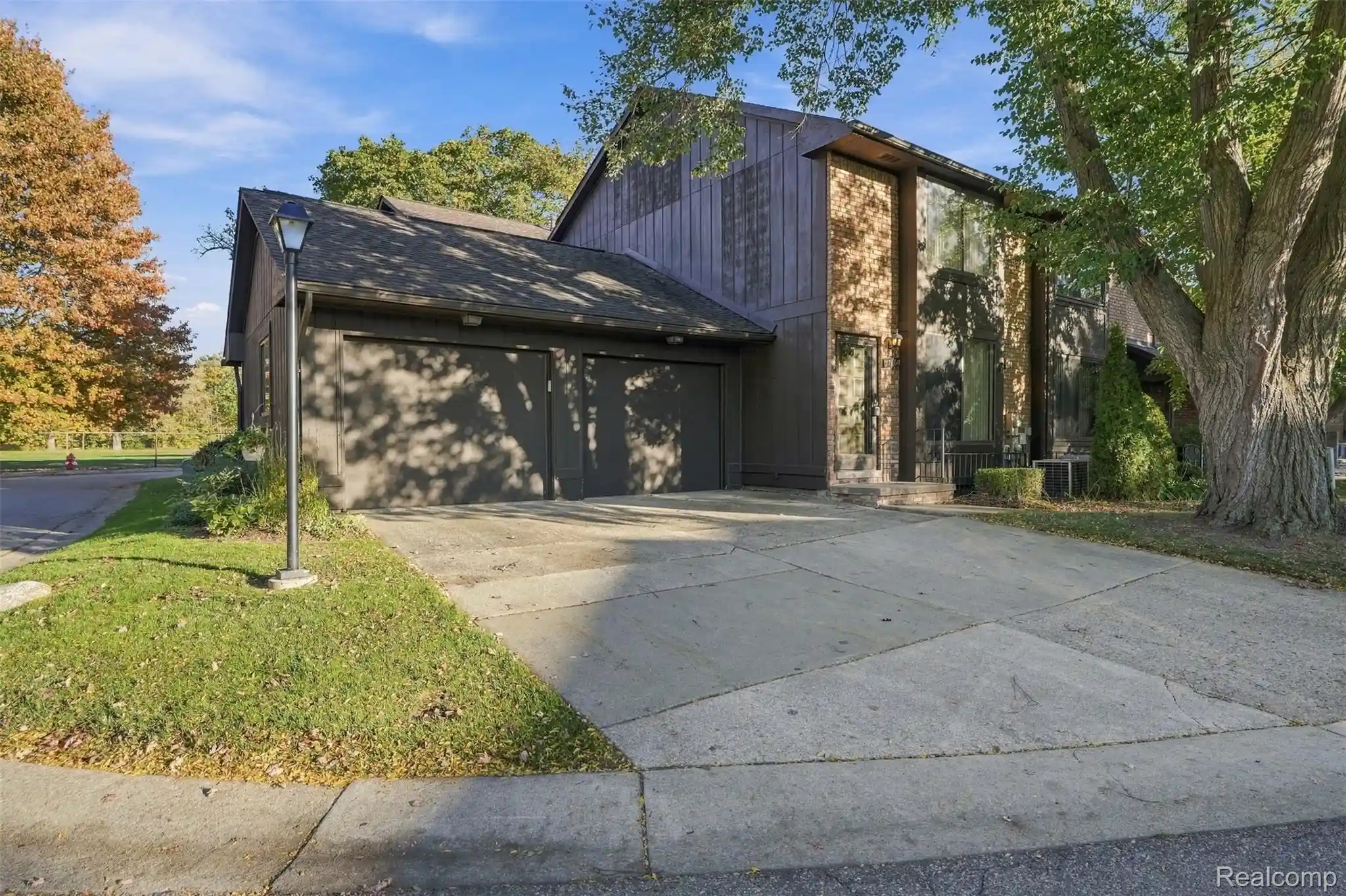 Photo 1 of Condo for sale at 37160 Clubhouse Dr, Sterling Heights, MI 48312 | MLS# 20261083245 | Listing updated on 2026-10-19