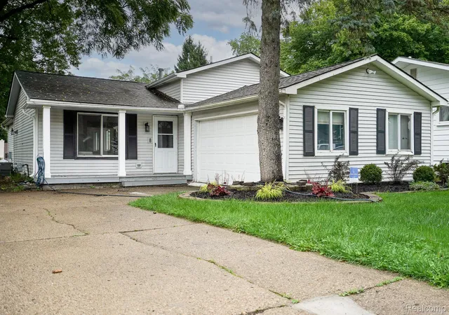 Photo 1 of Sale Pending at 819 Woodingham Ave, Waterford, MI 48328 | MLS# 20261083279 | Listing updated on 2026-10-27
