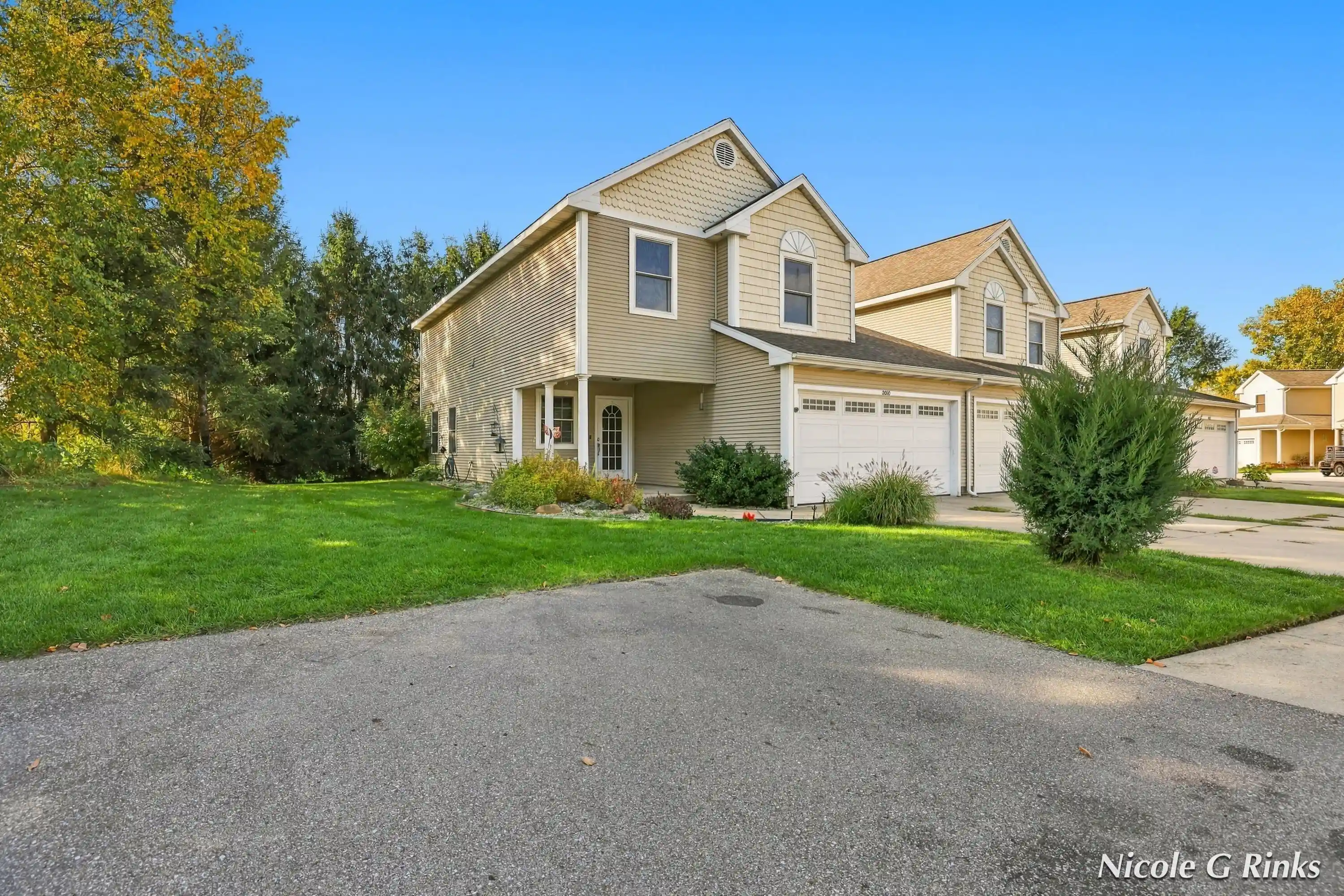 Listing Photo 2 - Condo for sale in building located at 2000 Conservation Trl, Lowell, MI 49331
