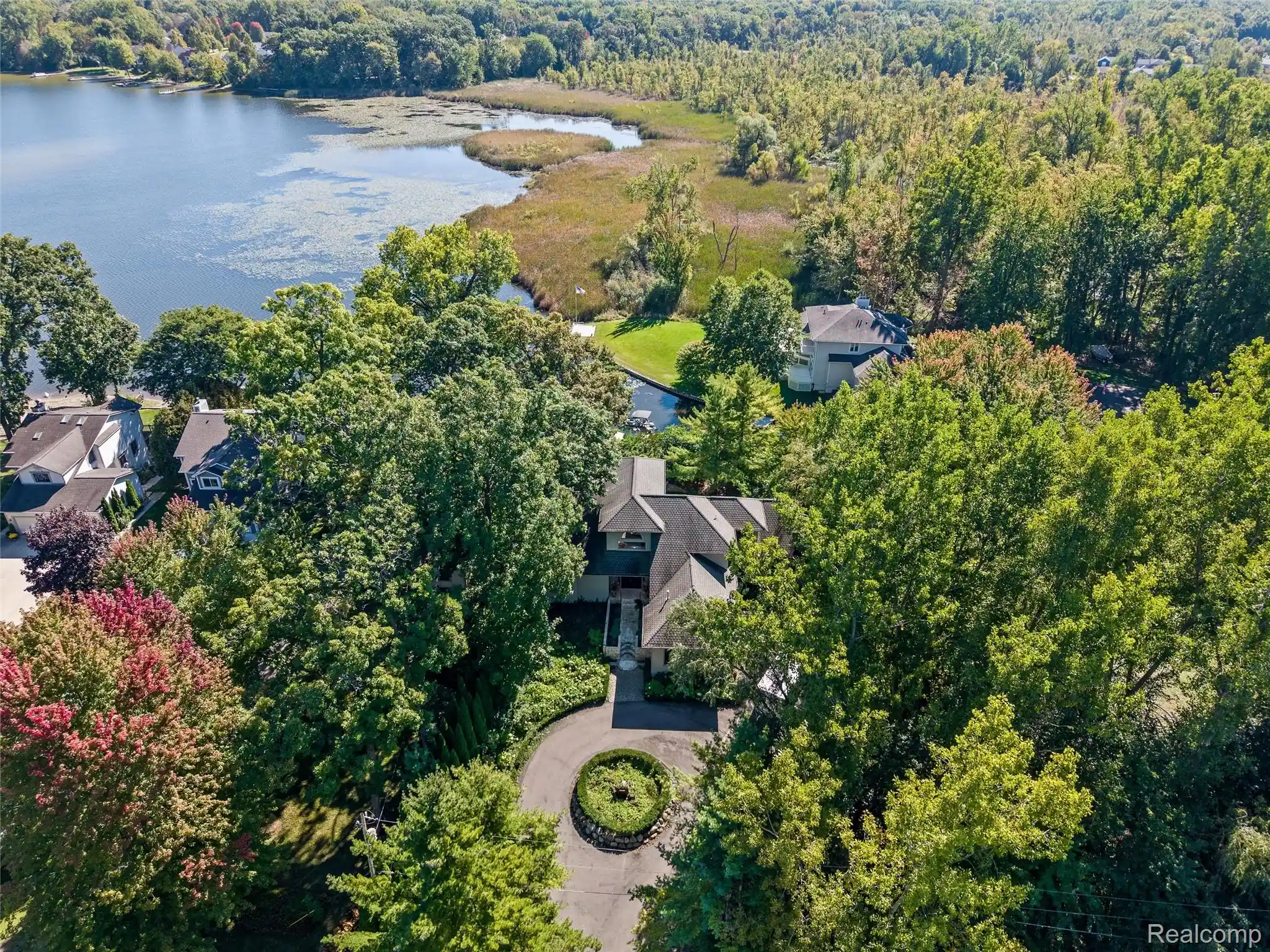 Photo 1 of Mansion for sale at 285 Leota Blvd, Waterford, MI 48327 | MLS# 20261083314 | Listing updated on 2026-10-15