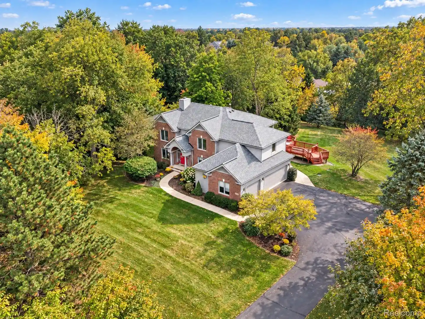 Photo 1 of Single family home for sale at 8805 Pebble Crk Dr, Pinckney, MI 48169 | MLS# 20261083316 | Listing updated on 2026-10-22