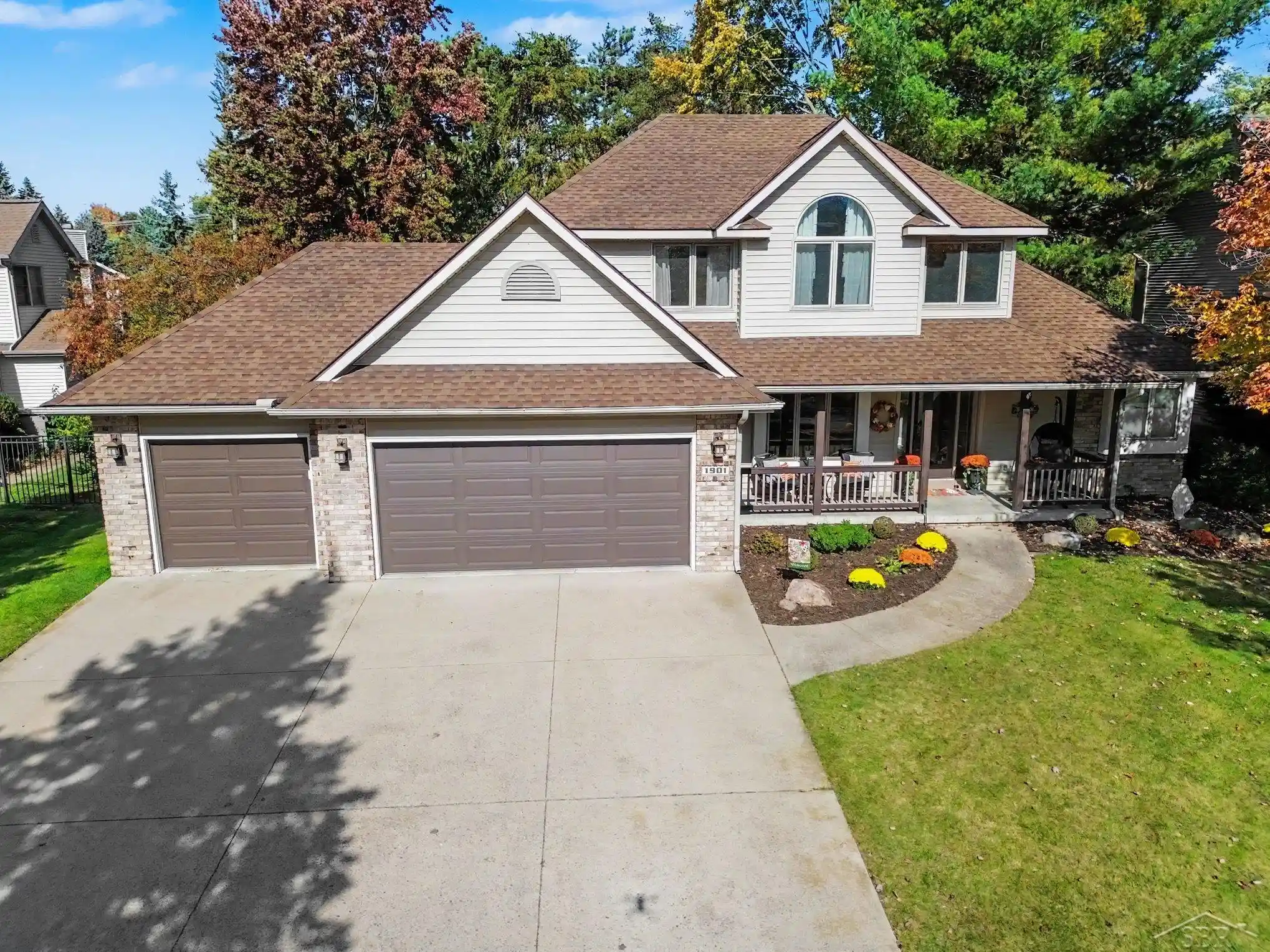 Photo 1 of Single family home for sale at 1901 E Trailwood Cir, Midland, MI 48642 | MLS# 61050224826 | Listing updated on 2026-10-25