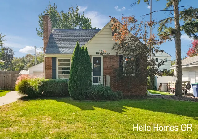 Photo 1 of Sale Pending at 130 Katherine Dr Ne, Grand Rapids, MI 49505 | MLS# 65026054637 | Listing updated on 2026-10-27