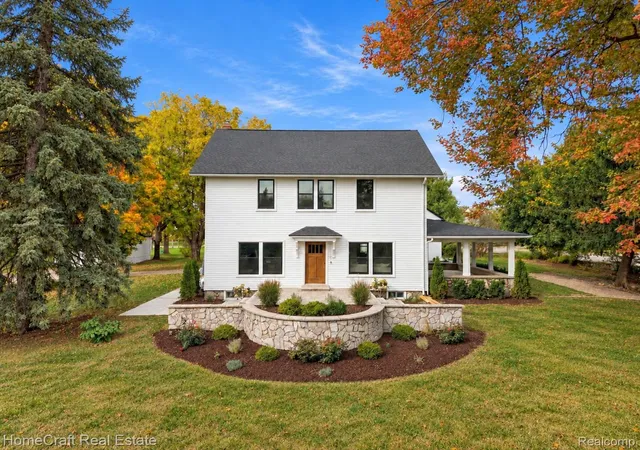 Photo 1 of Single family home for sale at 58620 10 Mile Rd, South Lyon, MI 48178 | MLS# 20261083365 | Listing updated on 2026-10-26