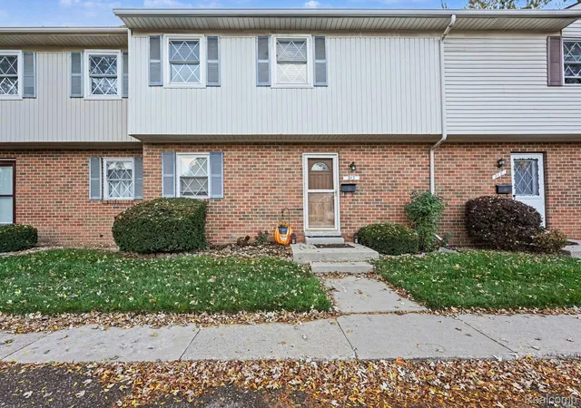 Photo 1 of Condo for sale at 915 Kirts Blvd, Troy, MI 48084 | MLS# 20261083387 | Listing updated on 2026-10-25