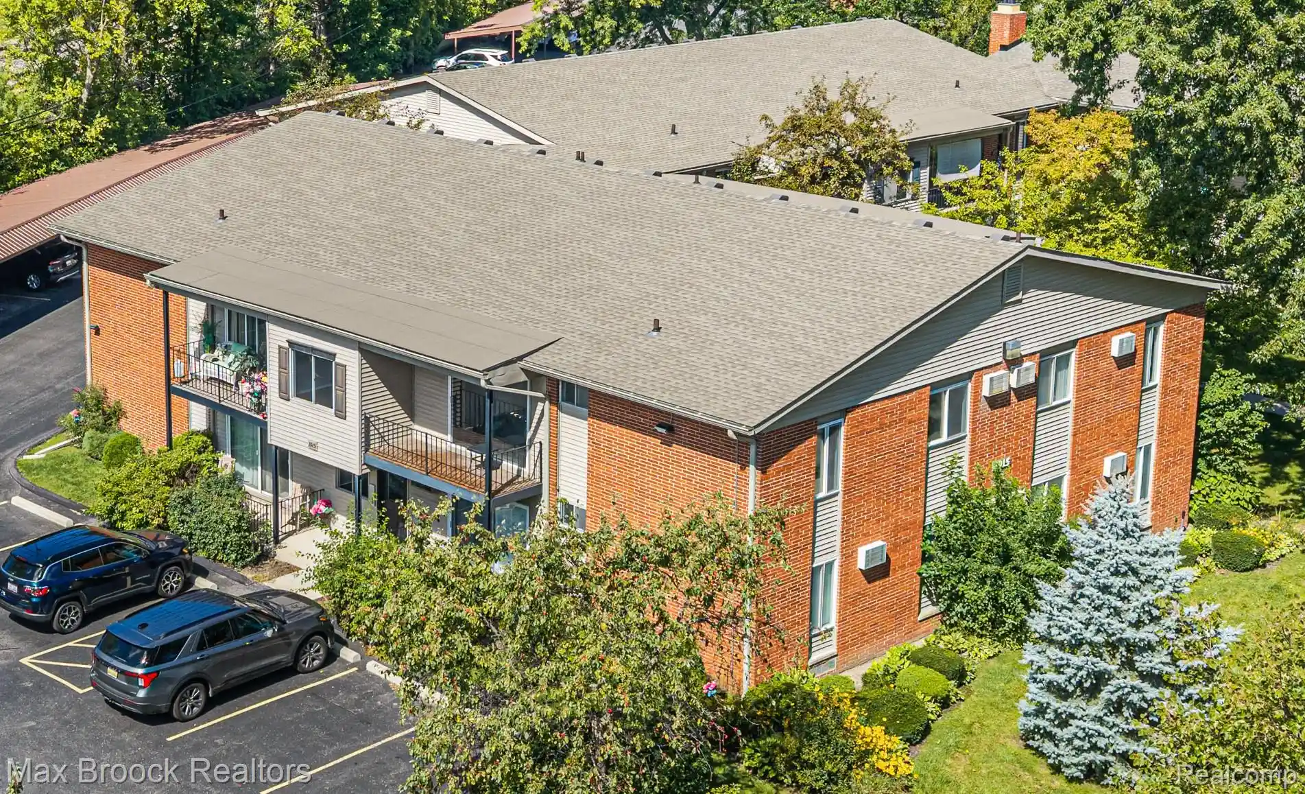 Photo 1 of Condo for sale at 3915 Benjamin Ave #8, Royal Oak, MI 48073 | MLS# 20261083394 | Listing updated on 2026-10-24